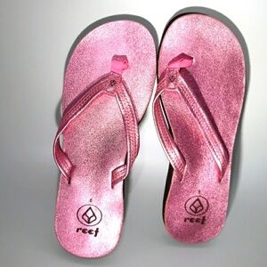 😎 Pink Metallic Reef Sandals